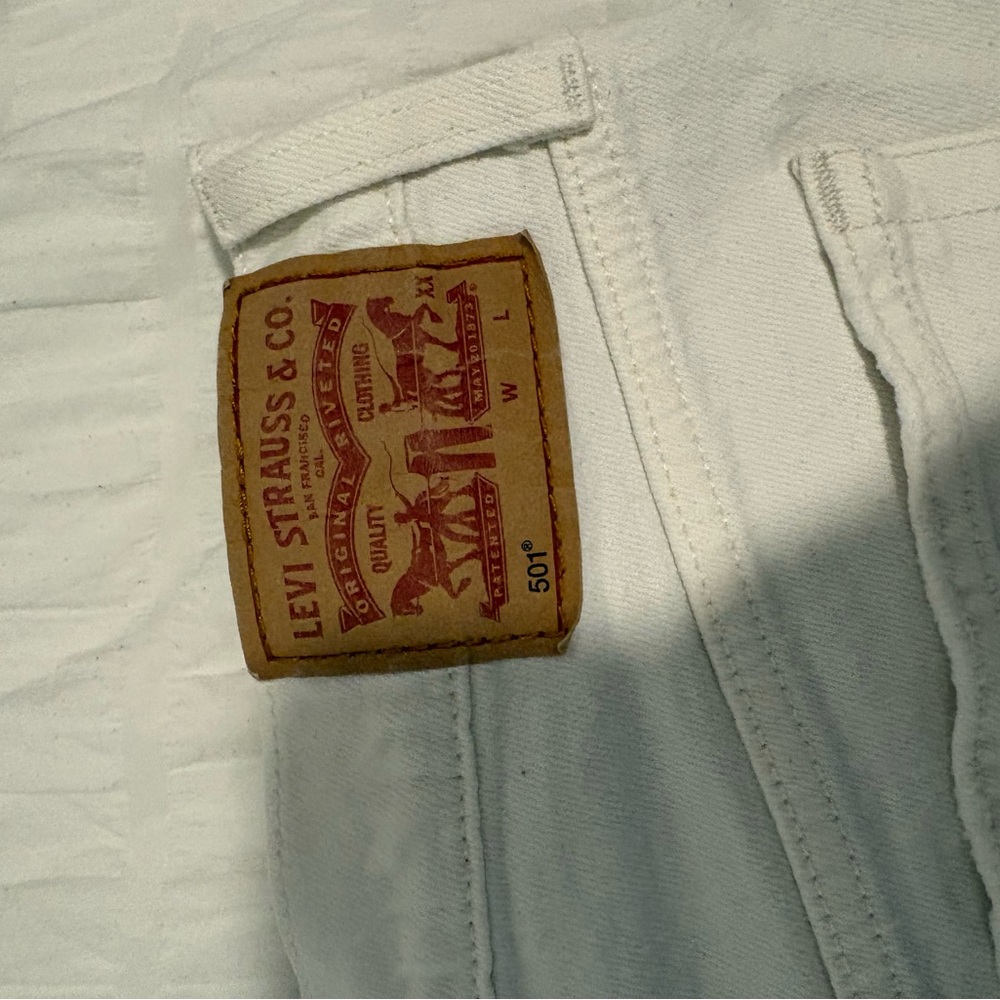 Levi's White Women's Straight Shorts